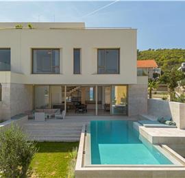 4 Bedroom Luxury Villa with Heated Pool and boat mooring, Ciovo near Trogir – Sleeps 8